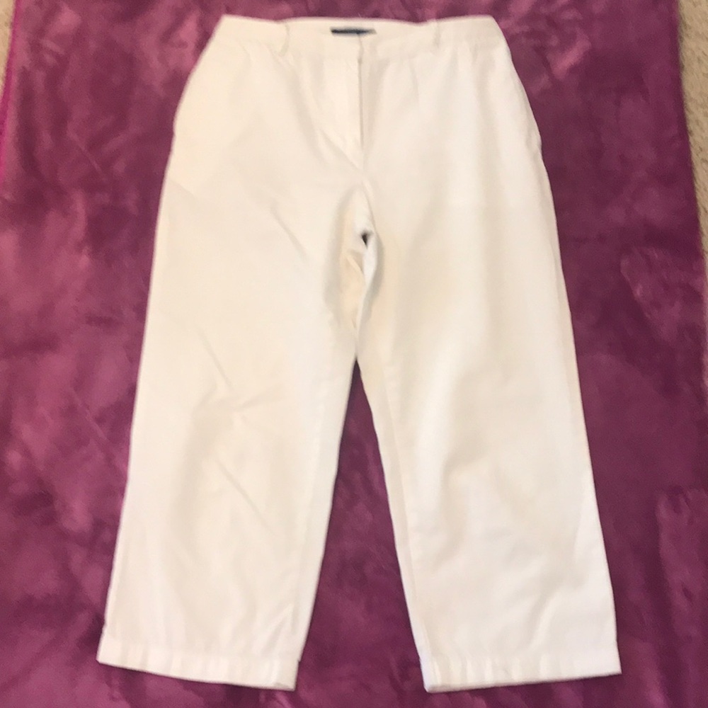 Charter Club white crops size 6P